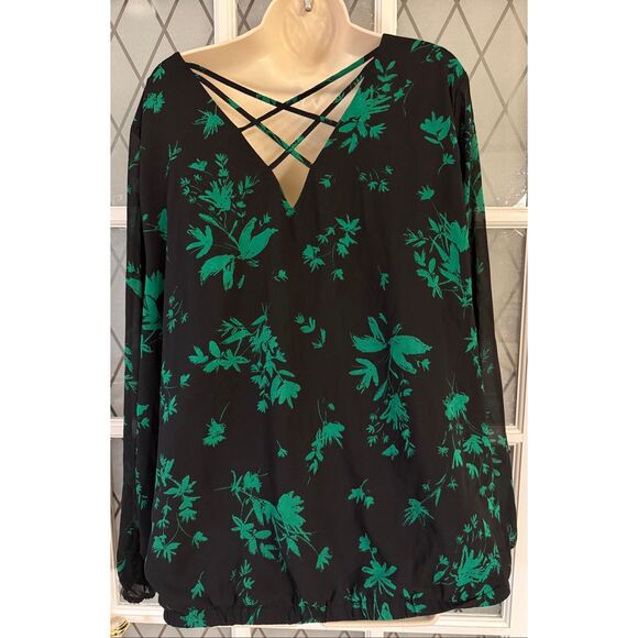 Torrid Floral Print Chiffon Crossback Blouse Womens Plus Size 3X Black Green - Picture 4 of 7